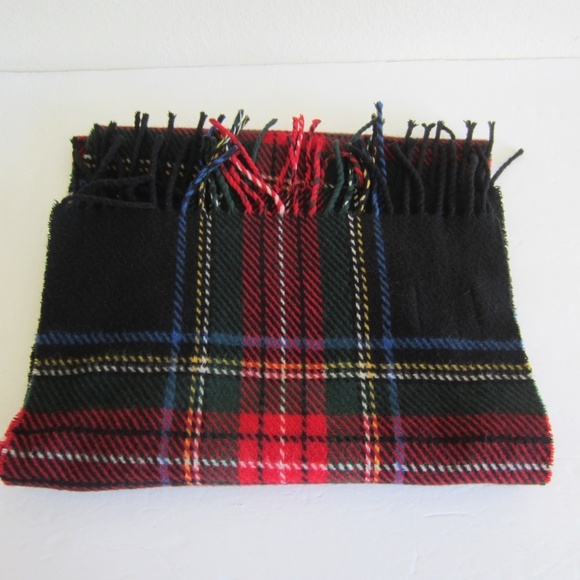 GAP Scraf Men's Tartan Plaid  Black/Red 100% Wool Made in Italy Cozy Comfort‎ - Picture 2 of 12